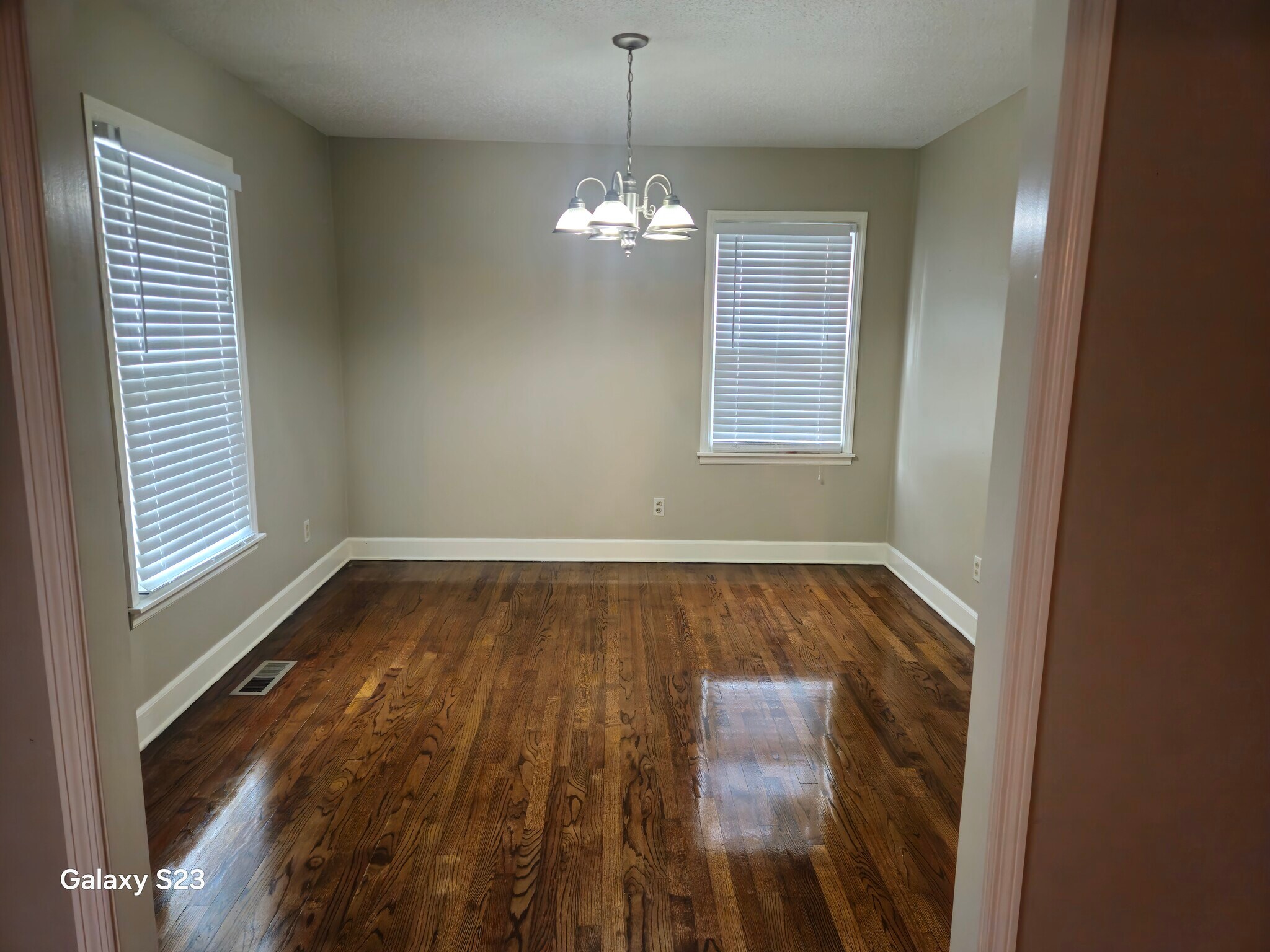 Dining Rm - 2104 Beattie Rd