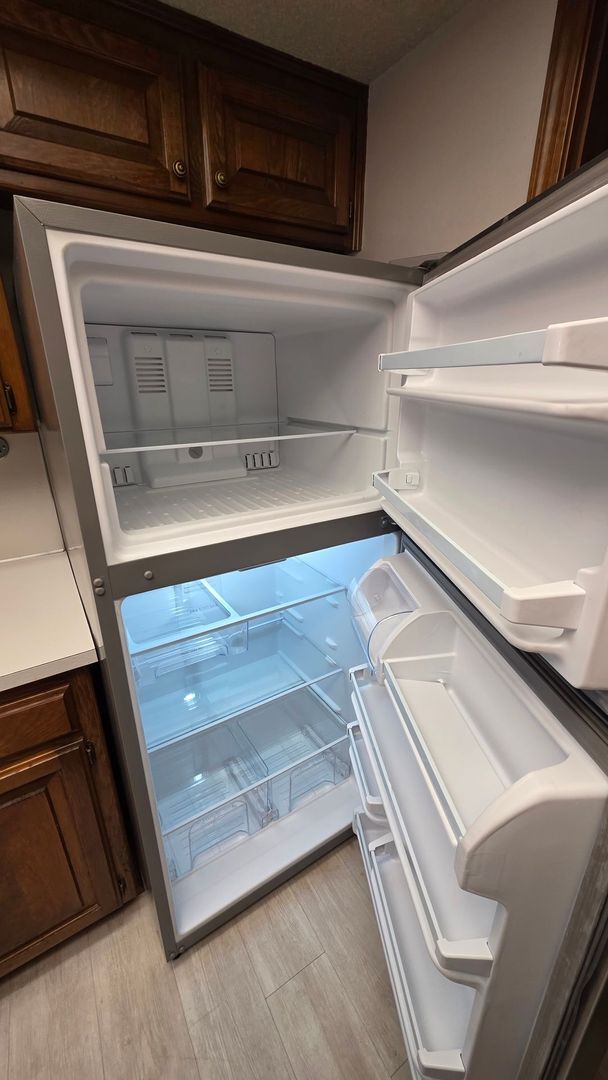 Building Photo - Wonderful 2 Bedroom Duplex In Bethany Ok.  $1250 Per Month!