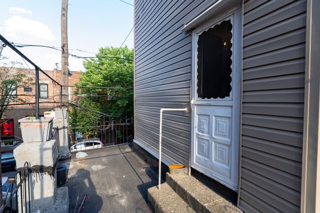 Building Photo - 1601 Jackson St