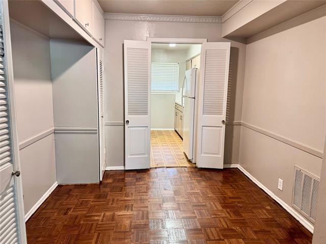 Building Photo - 7920 Royal Ln