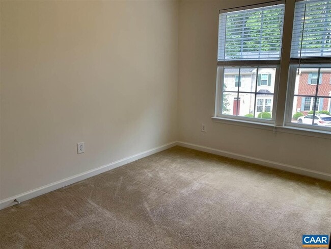 Building Photo - 836 Rockcreek Rd