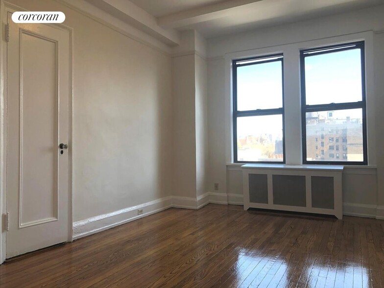 Building Photo - 175 W 76th St