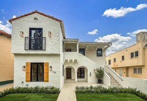 Building Photo - 150 N Arnaz Dr