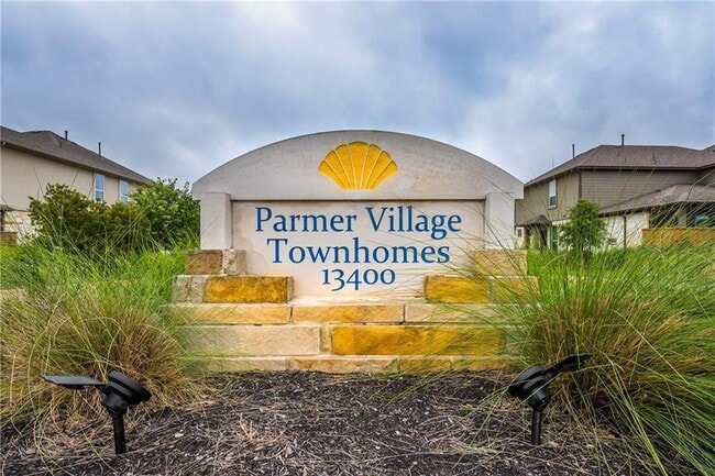 Building Photo - 13400 Briarwick Dr