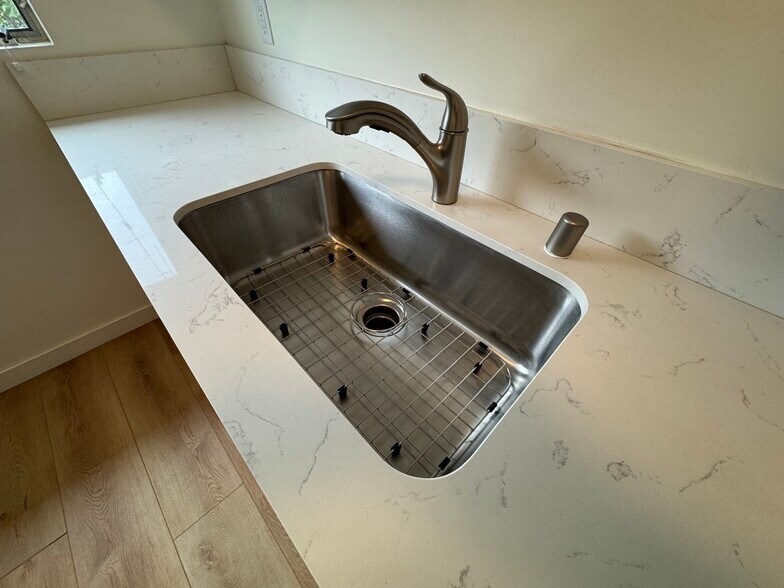 Building Photo - 11662 Sunset Blvd