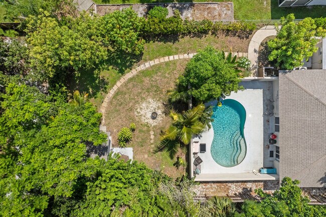 Building Photo - 2229 Alice Rd