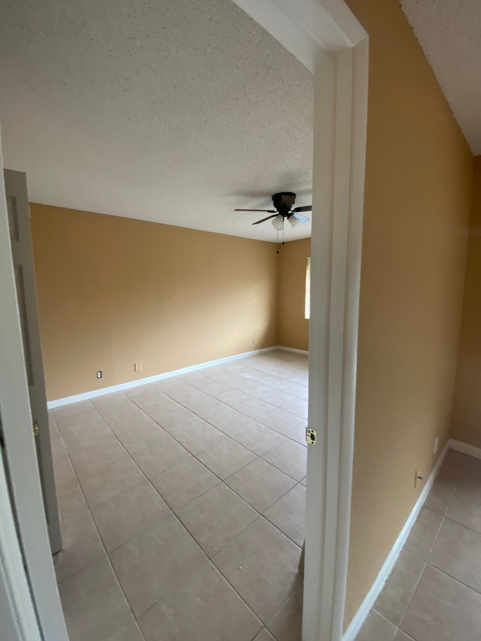 Building Photo - 120 Sparrow Dr