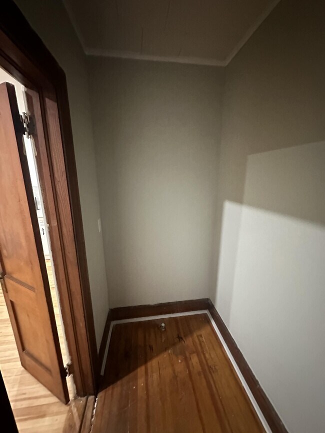 Building Photo - 225 W Main St