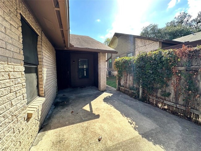 Building Photo - 903 Milford Way