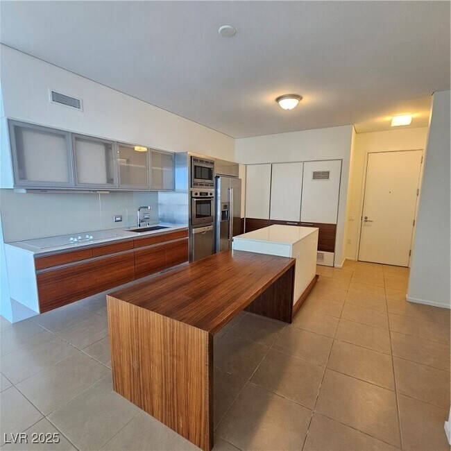 Building Photo - 3726 S Las Vegas Blvd