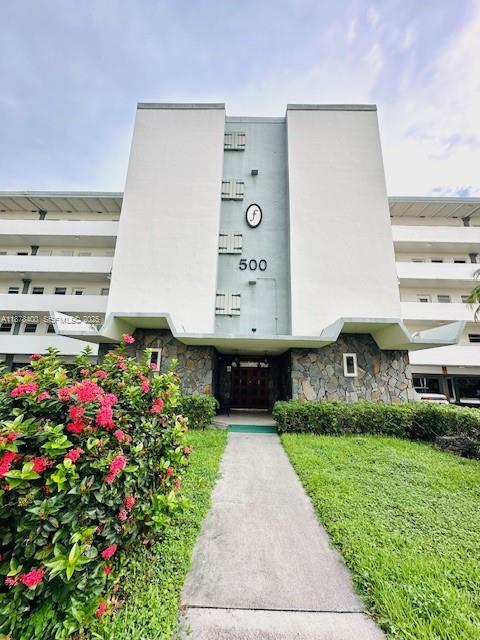 Building Photo - 500 NE 14th Ave