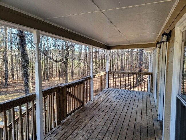 Covered Front Porch - 255 Rocky Ridge Dr