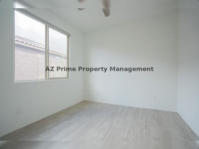 Building Photo - 16512 W Desert Ln