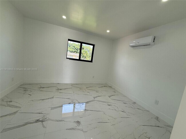 Building Photo - 9824 SW 26th Terrace