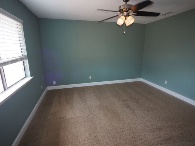 Building Photo - Amazing Austin condo!