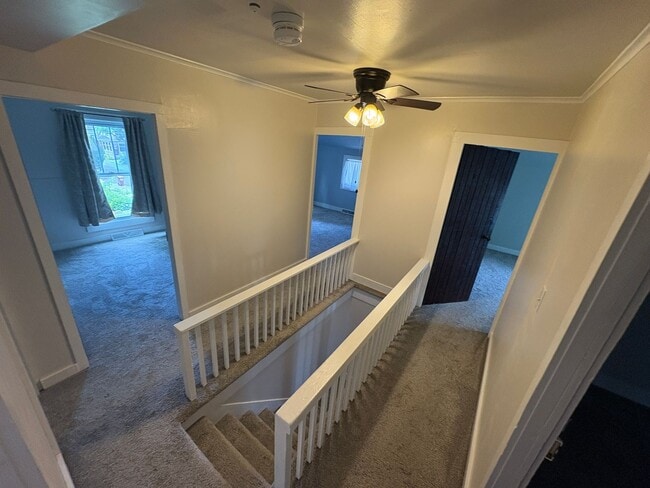 Building Photo - Lovely 4 Bedroomin a Quaint and Quiet Neig...