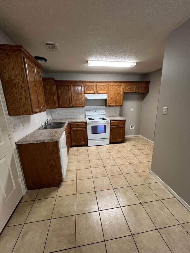 Building Photo - 1703 Wilder Ln