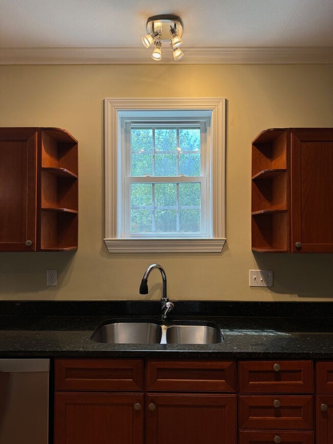 Building Photo - West AVL - Truly Special Custom Build!