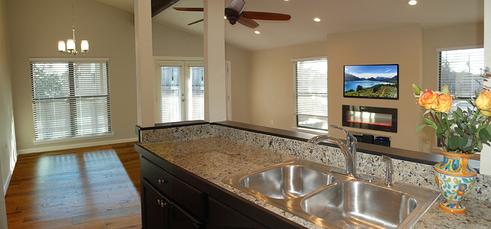 Kitcyen is open to living areas - 6723 Eastridge Dr