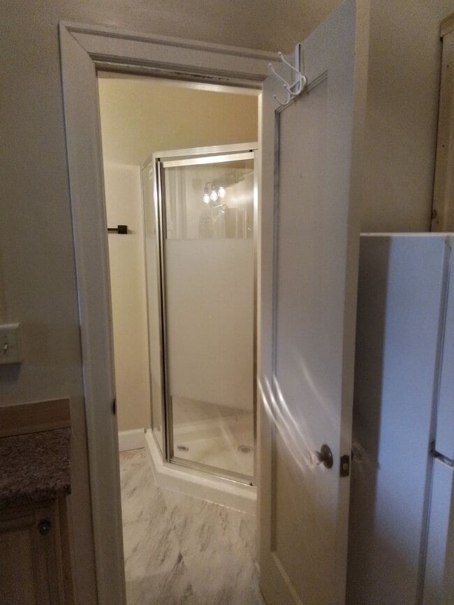 Building Photo - Tivolli Building Apartments        MDB