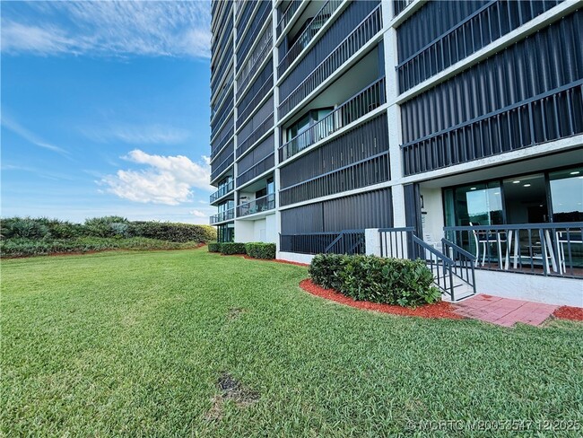 Building Photo - 8800 S Ocean Dr