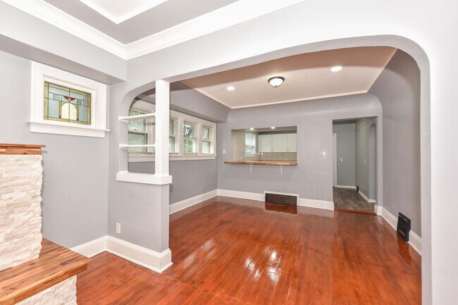 Building Photo - 4831 N 70th St
