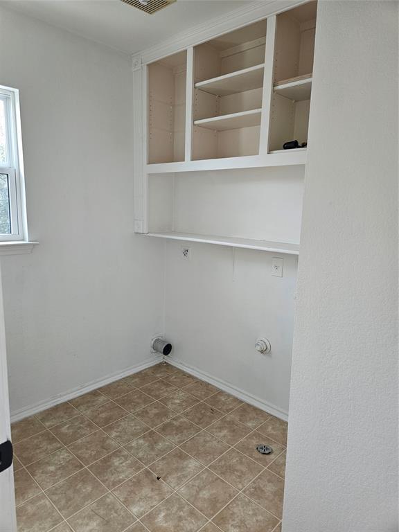 Building Photo - 13400 Coomes Dr