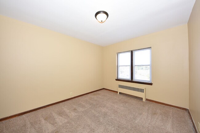 Building Photo - 6232 W Chambers St