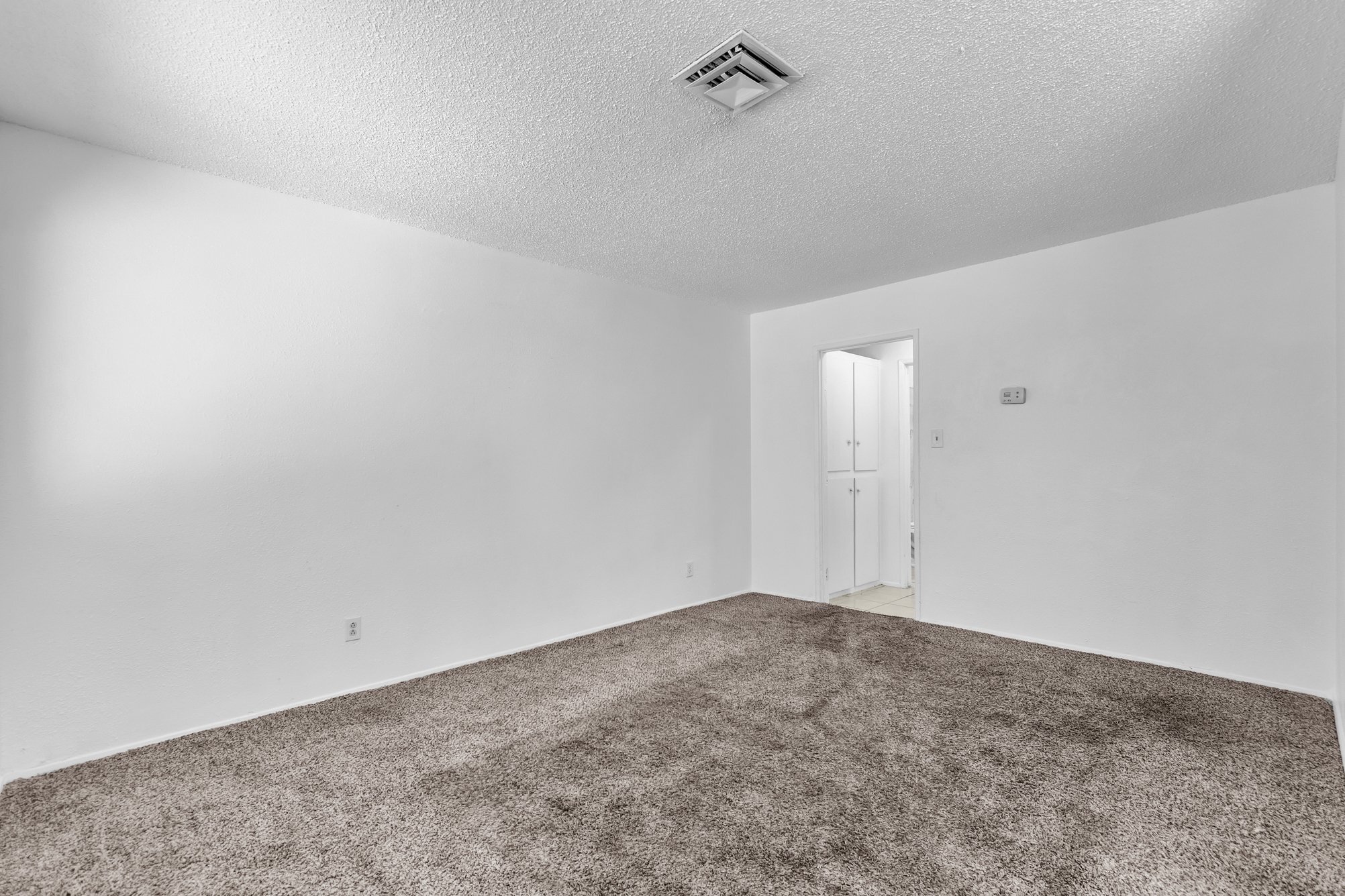 Building Photo - 2508 E Mesquite Ave
