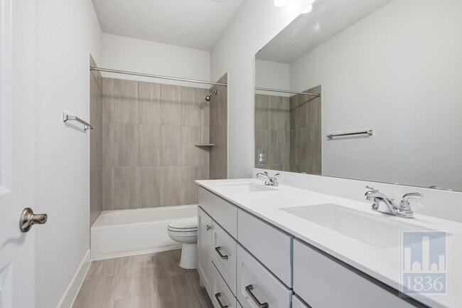 Building Photo - 216 Monrovia Wy