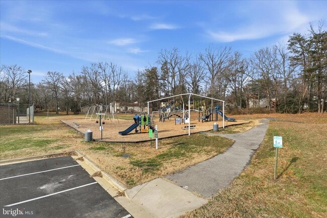 Building Photo - 3454 Tamarack Ct