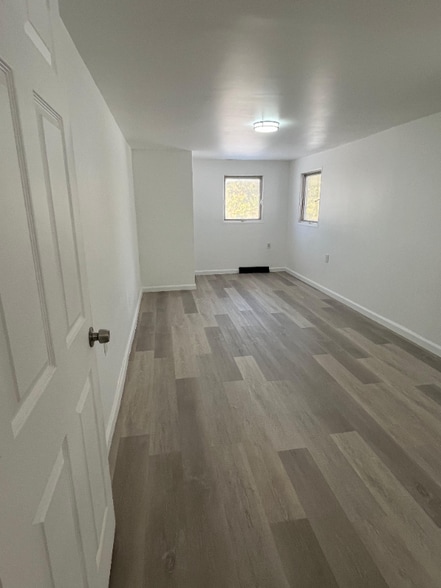 Building Photo - 617 Stratford Ave