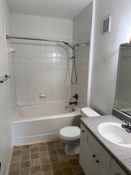 Building Photo - 5692 Star Rush Dr