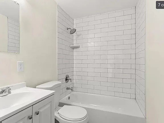 Building Photo - 325 V St NE