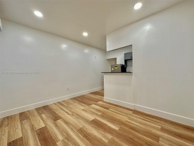 Building Photo - 5545 N Miami Ave