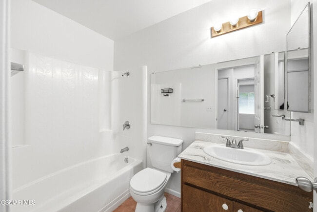 Building Photo - 1438 Calle De Oro