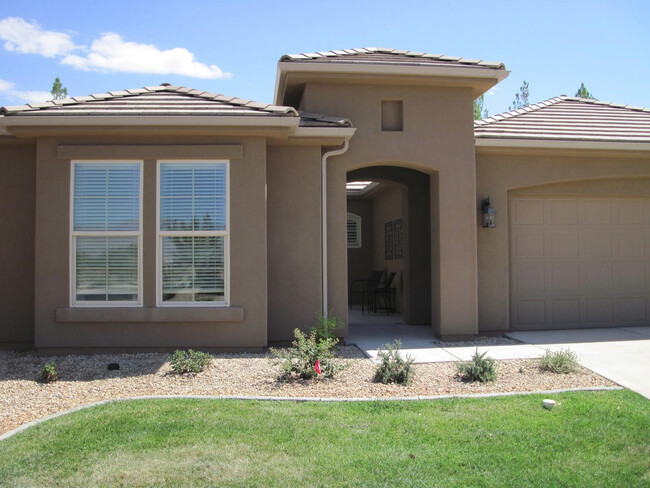 Primary Photo - 4571 High Park Dr