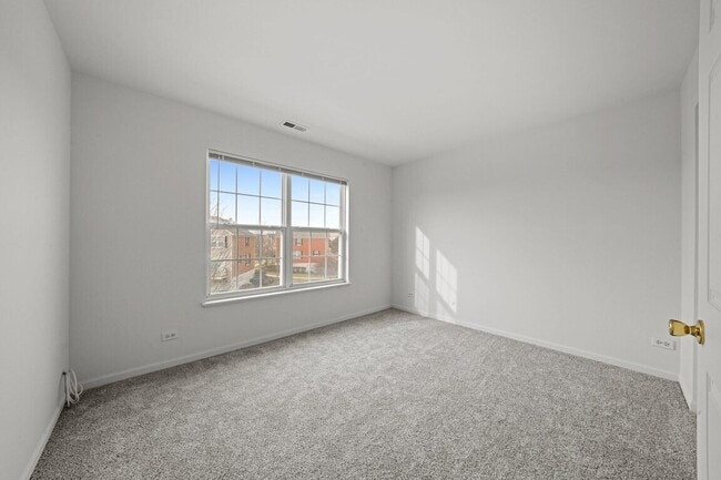 Building Photo - 760 Lambert Ln