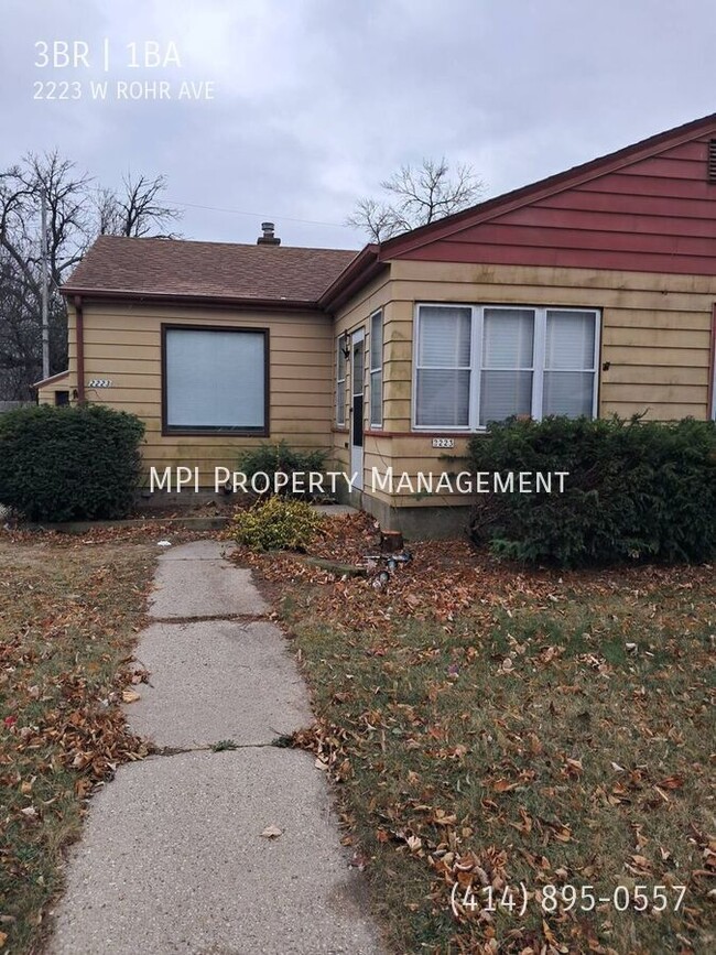 Primary Photo - 2223 W Rohr- 3 Bedroom Single Family House