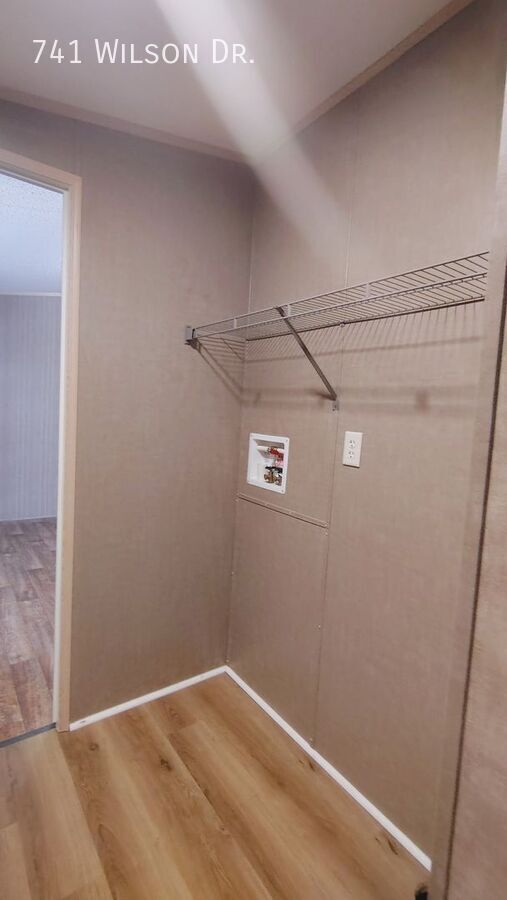 Building Photo - 741 Wilson Dr