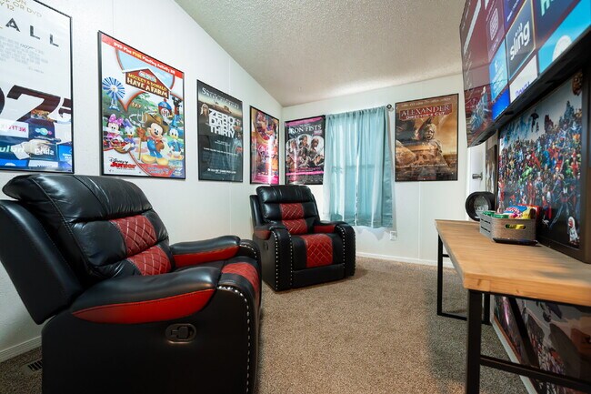 Building Photo - Charming Fully Furnished 2 Bed Home with M...