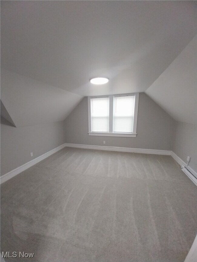 Building Photo - 1635 Hillcrest Rd