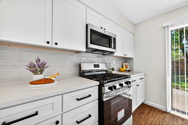 Building Photo - 10726 Buffalo Bend Dr