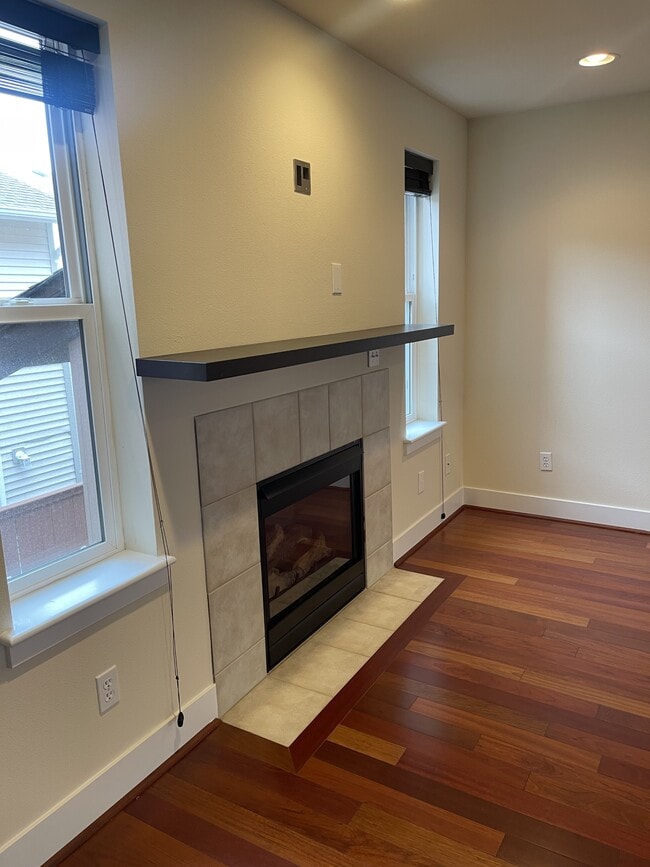 Building Photo - 834 N 145th Ln