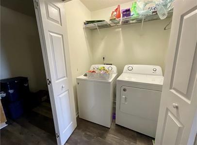 Building Photo - 3 bed, 3 full bath student housing availab...