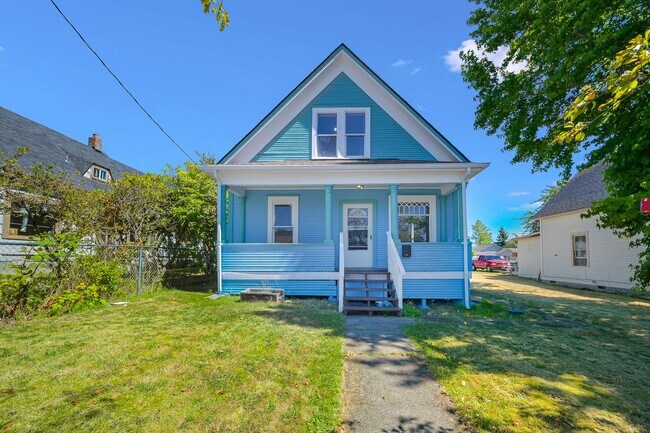 Building Photo - 4 Bedroom Home for Rent! Remodeled Home wi...