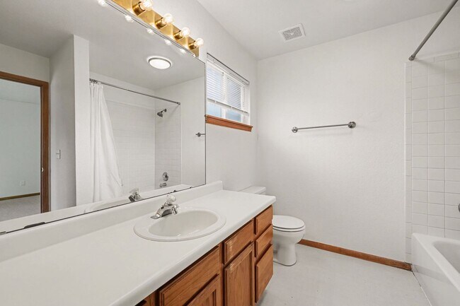 Building Photo - 2224 Water Blossom Ln