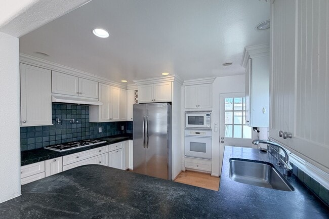 Building Photo - 117 Van Nuys Ave