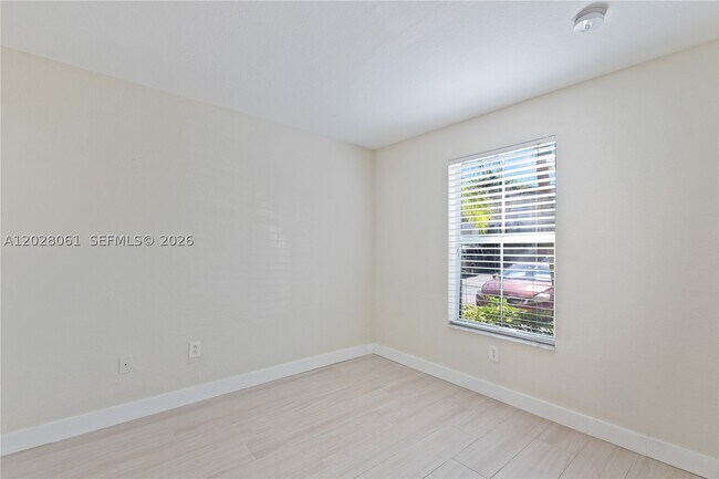 Building Photo - 3126 SW 128th Ave