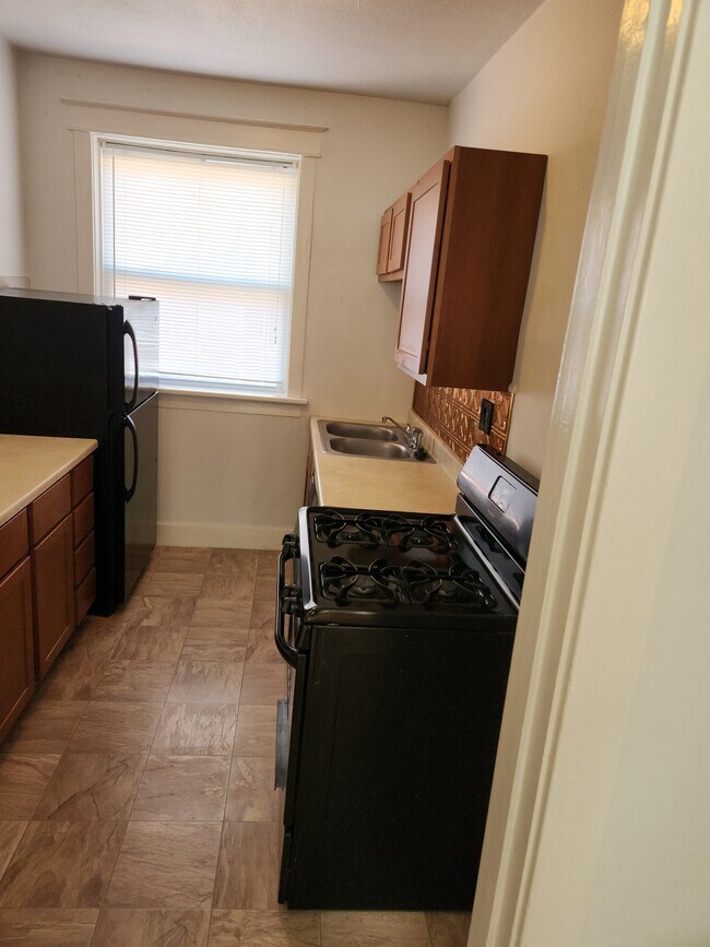 Building Photo - 5239 Bancroft Ave